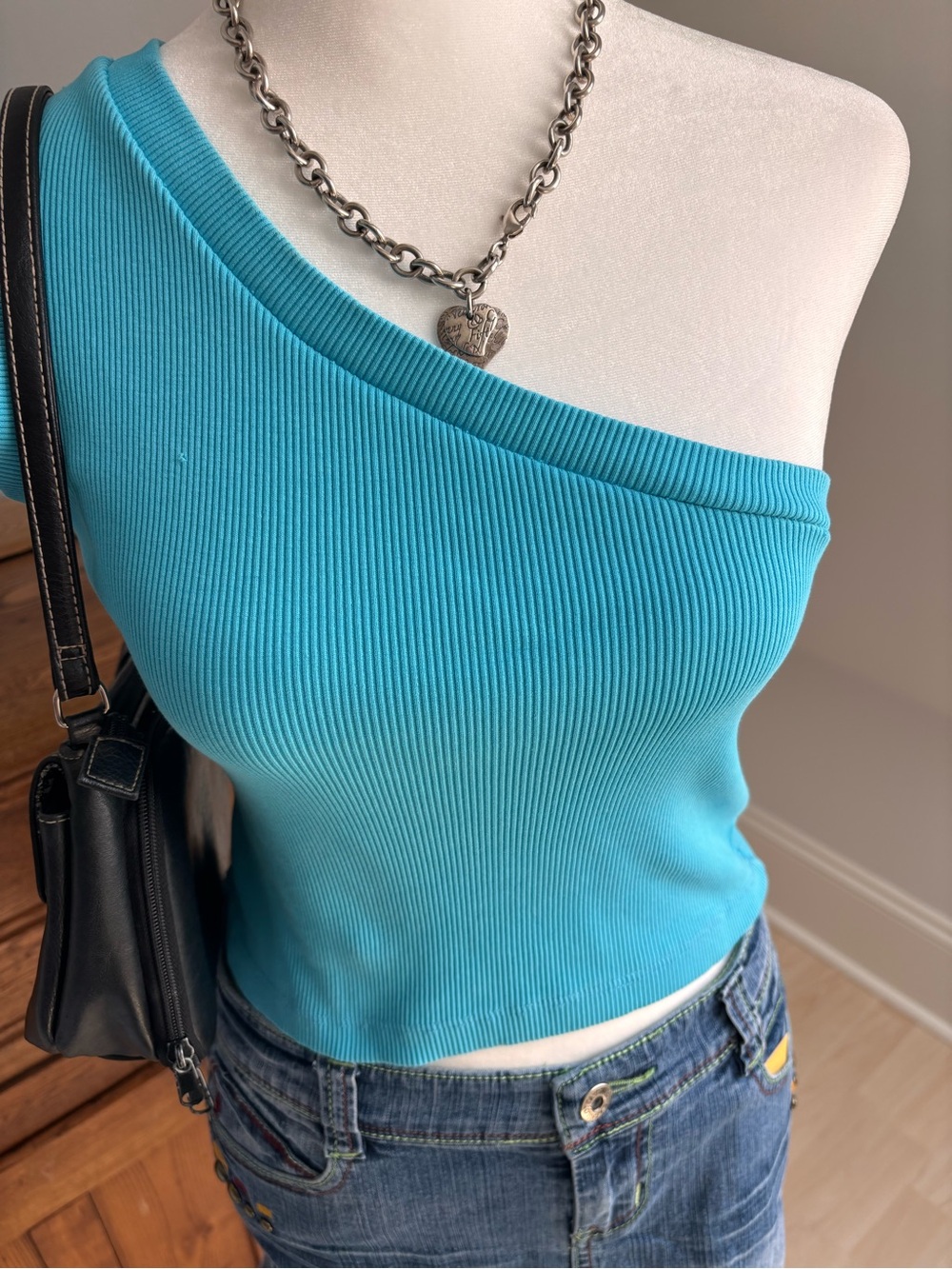 Marjane One Shoulder Ribbed Top 💎 - Picture 3 of 6